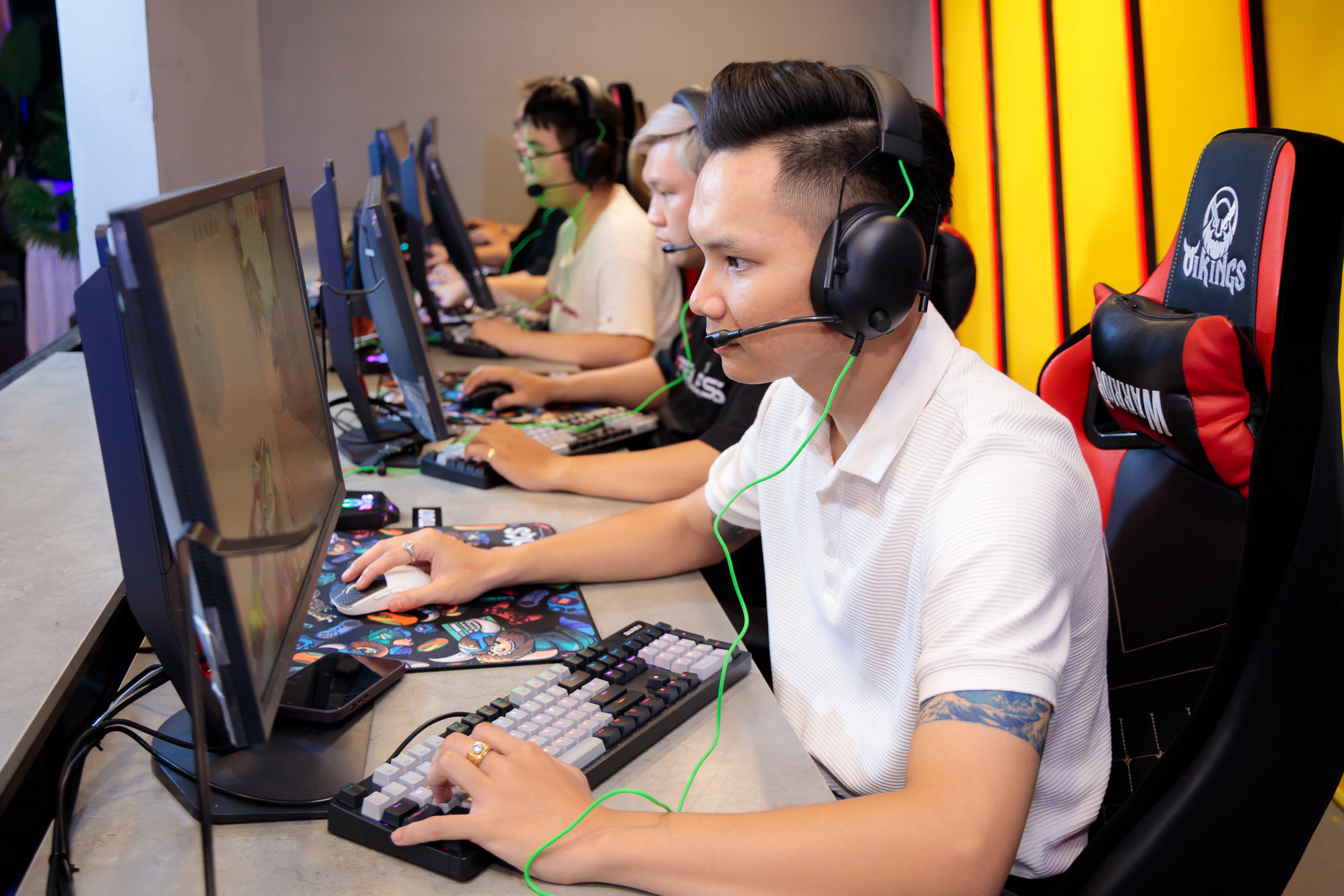 Gaming gear cao cấp tại Vikings Cyber