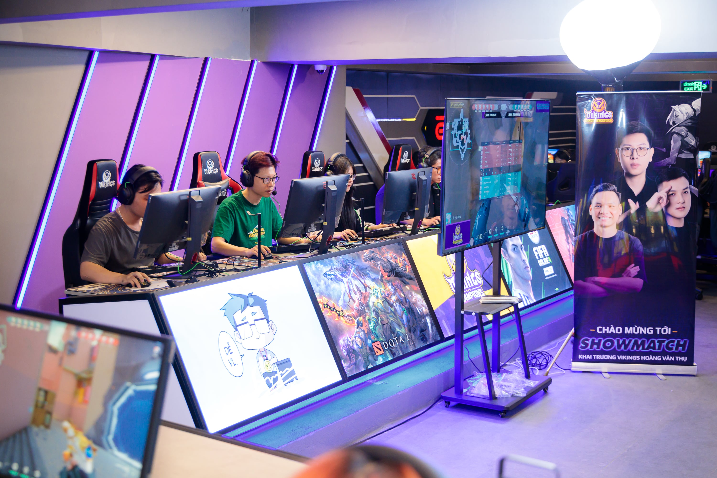 Khu thi đấu esports tại Vikings Cyber